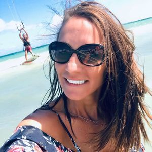 Meet your Posher, Roxanne